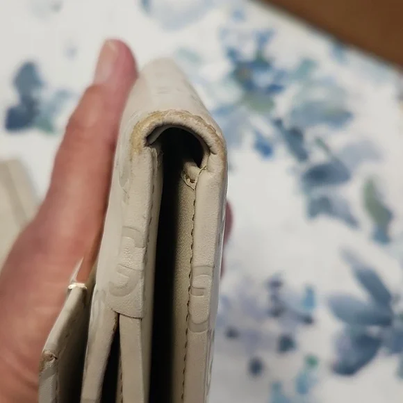 Gucci wallet key case set. Very good condition with very few callouts. - Picture 7 of 11